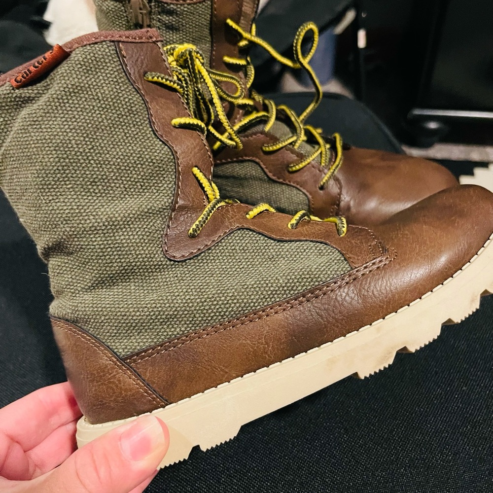 Carter’s boots with zipper on the side